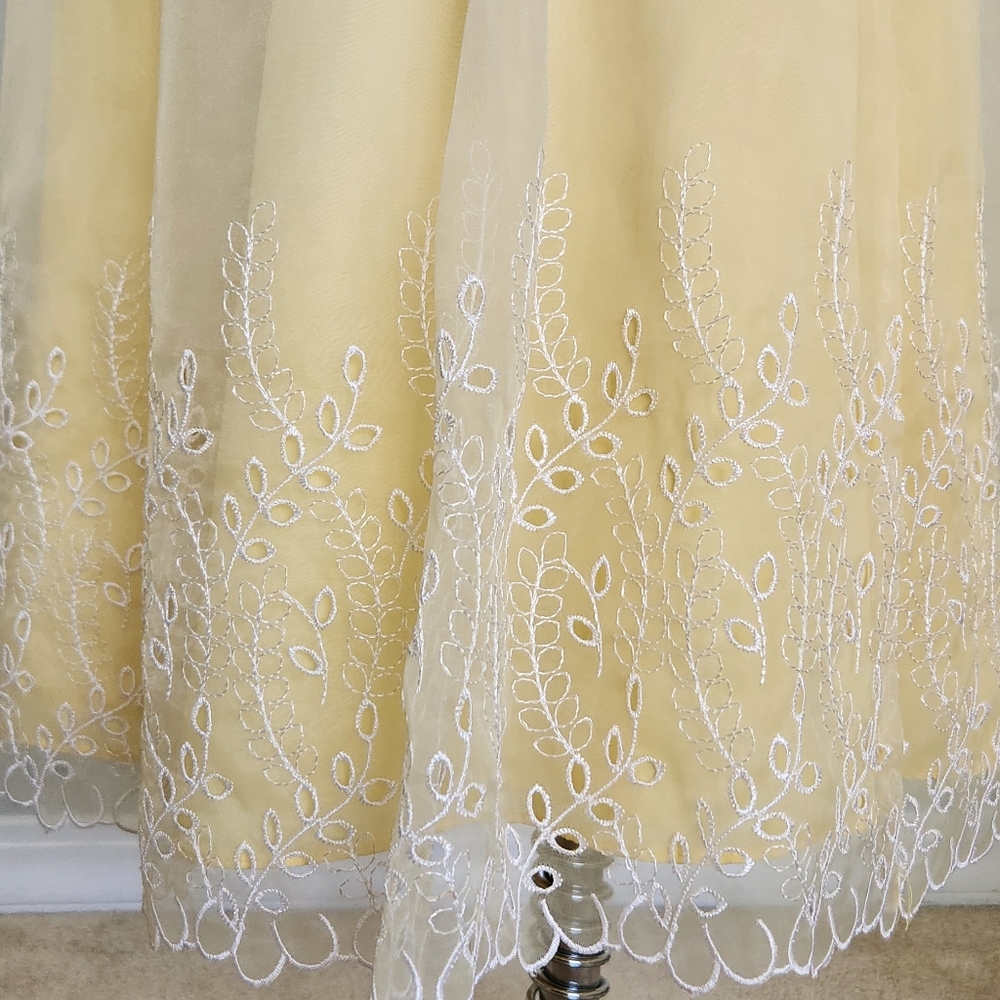 Convertible Strapless Eyelet Dress - Picture 13 of 16